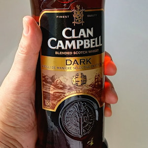 Clan Campbell Dark Blended Scotch Whisky: тёмная история и французский шик  